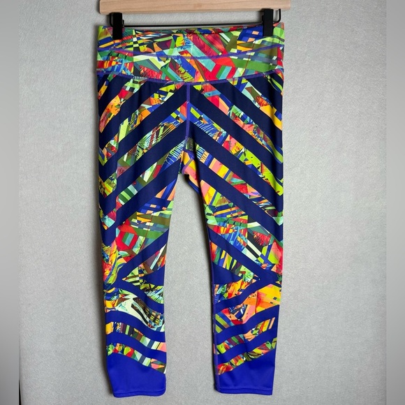 Athleta Women’s Kaleidoscope Sonar Capri Leggings Activewear Size S - Picture 1 of 10